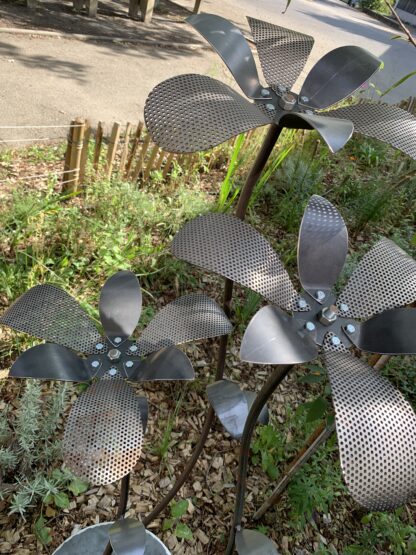 Grandes fleurs de décoration – Image 3